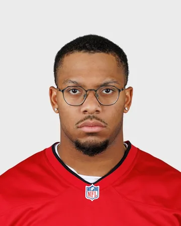 SirVocea Dennis, Tampa Bay Buccaneers LB